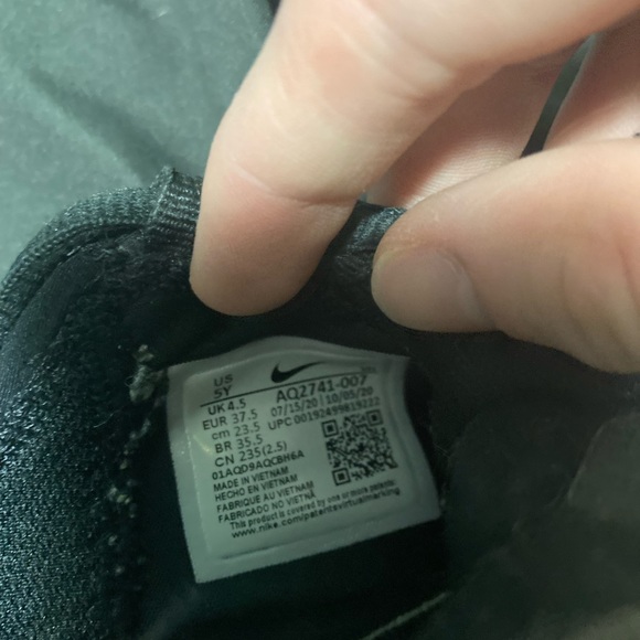 Nike Airmax 270, girls size 5Y - Picture 5 of 5